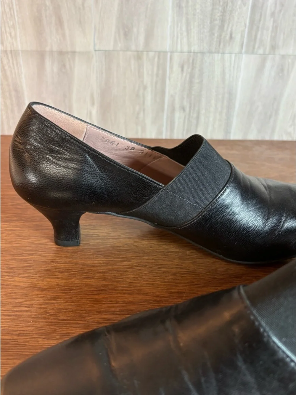 BeautiFeel Black Leather Slip-On Heeled Loafers with Elastic Panel